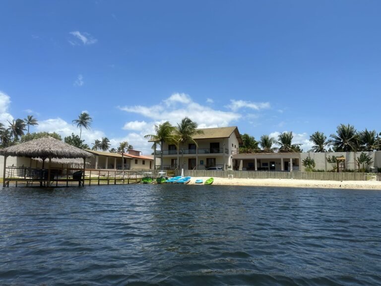 Casa de alto padrão na Lagoa do Paracuru — 15.000 m², 6 quartos, 10 ou mais vagas